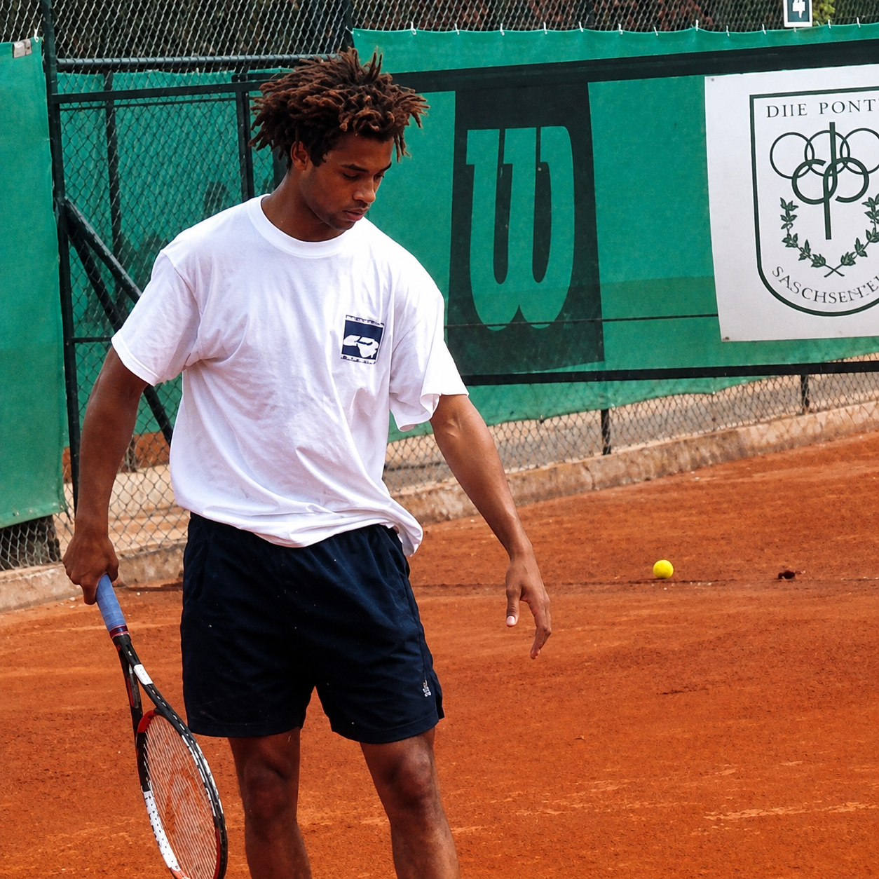 James Blake con T-shirt Tennis for Africa